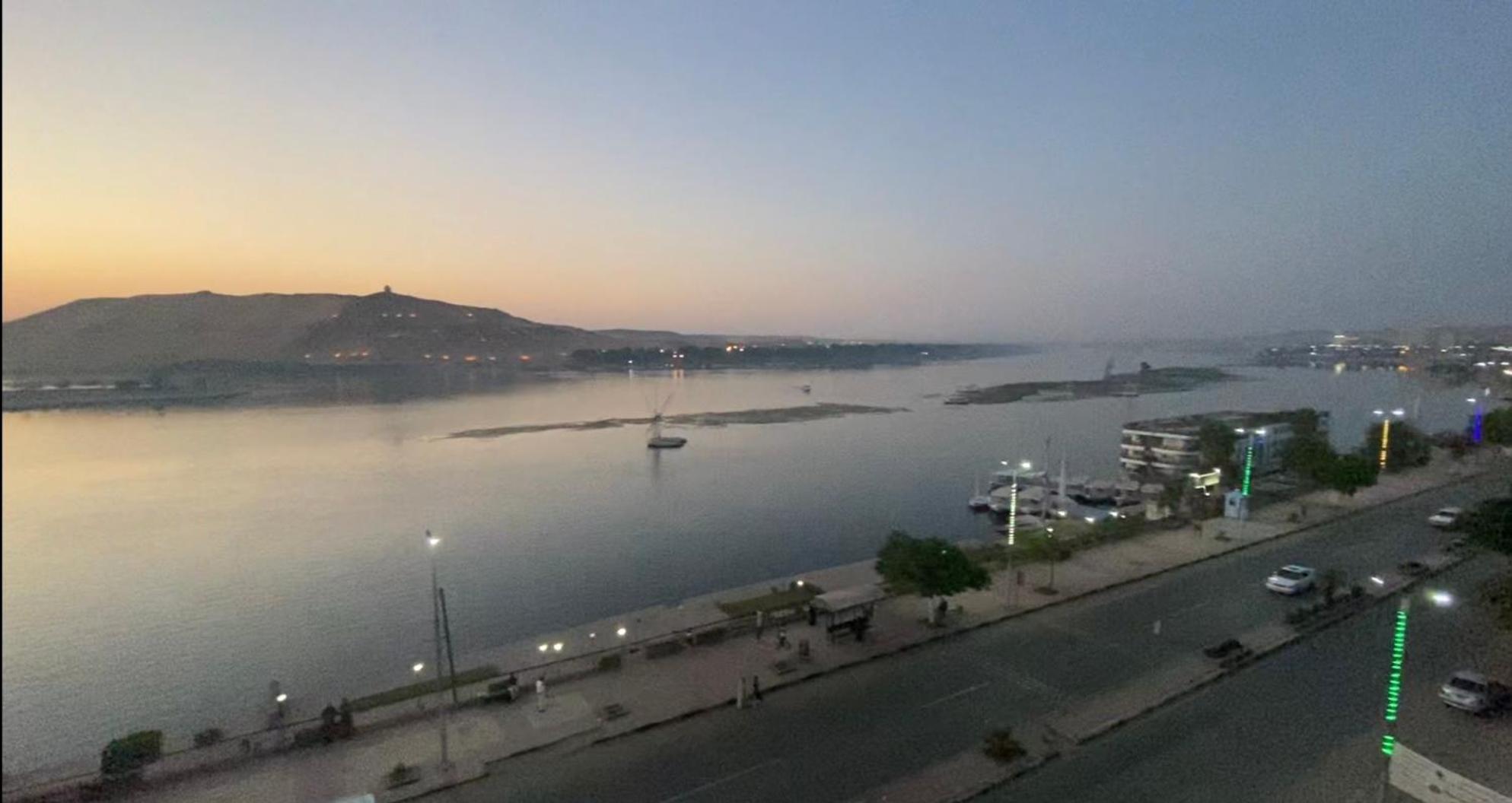 Aswan View 3 Bedrooms Luaran gambar